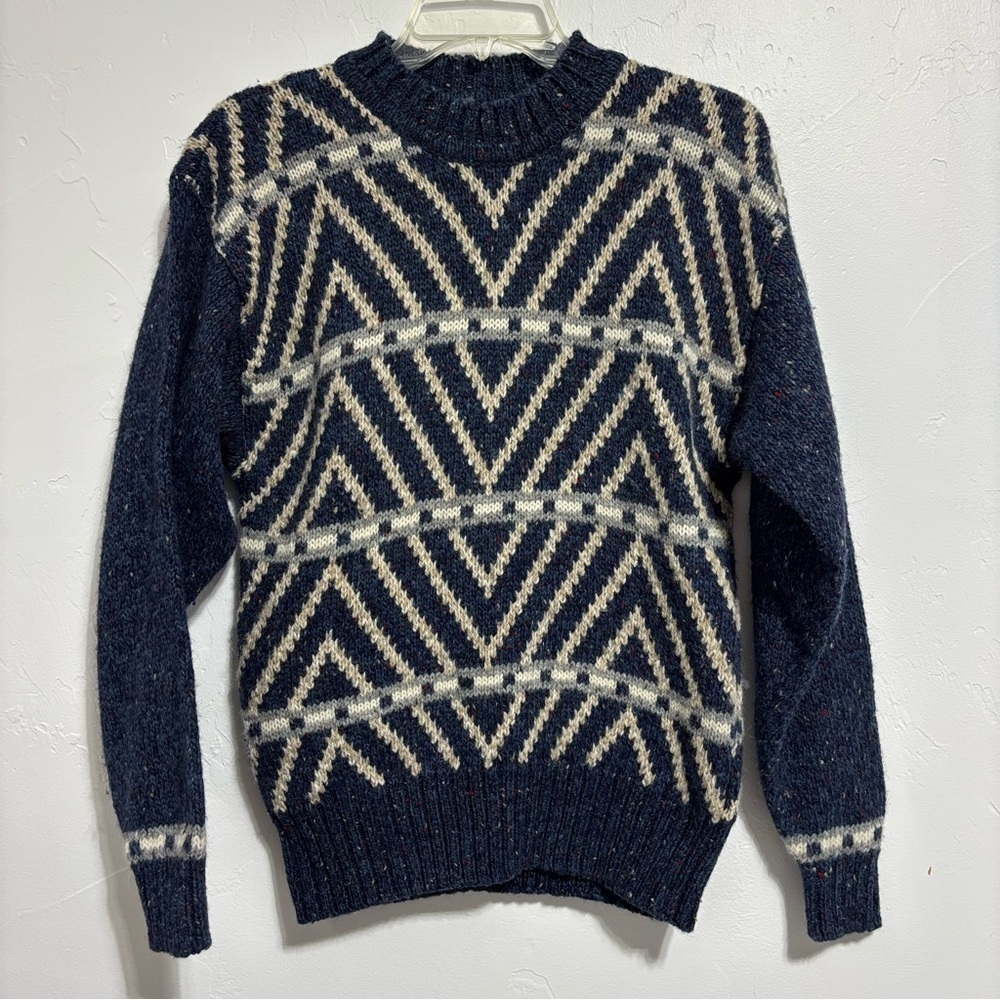 LizWear VTG Women's Wool Sweater Navy Blue Crew Neck Pullover